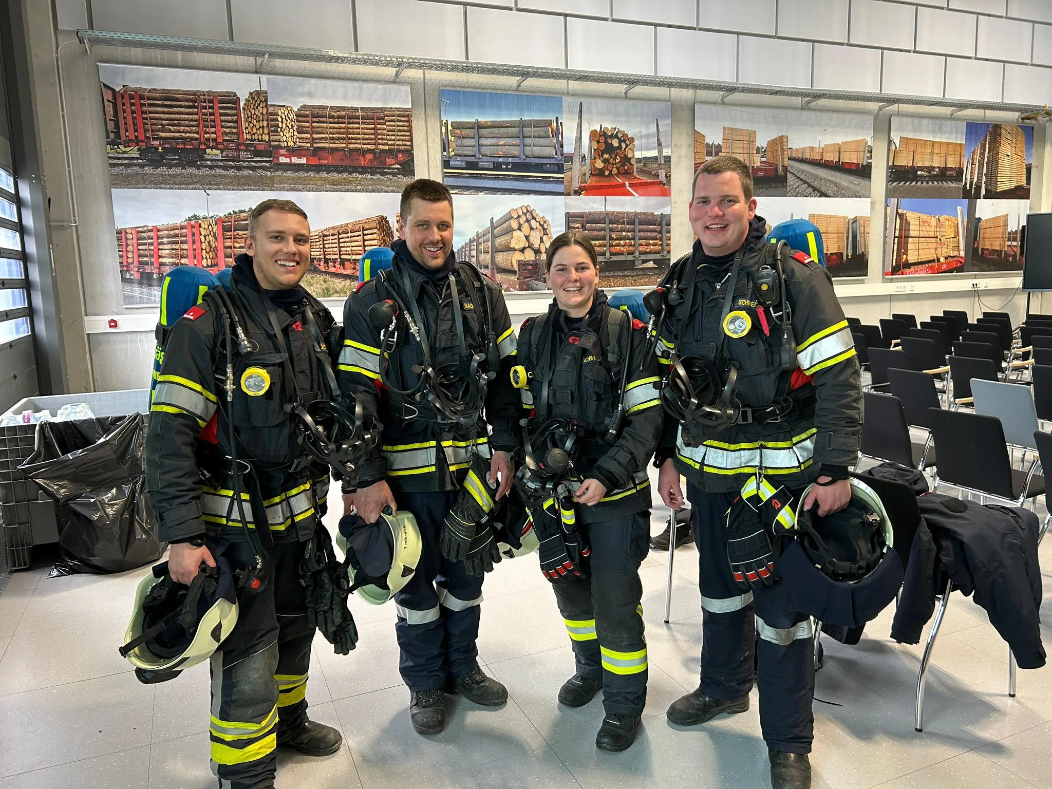 Einsatzbekleidung der Freiwilligen Feuerwehr Viehdorf