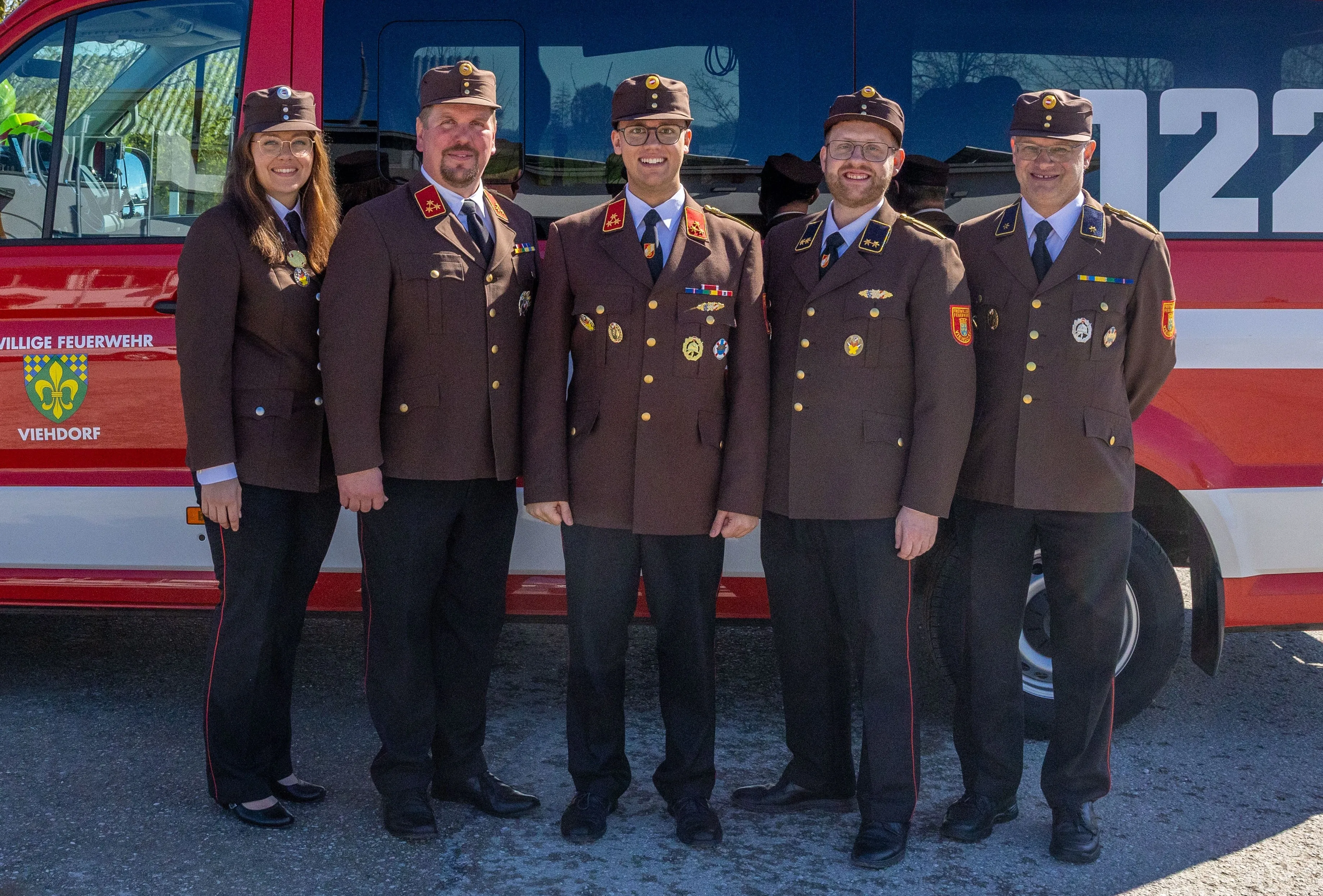 Gruppenbild des Kommandos der Freiwilligen Feuerwehr Viehdorf