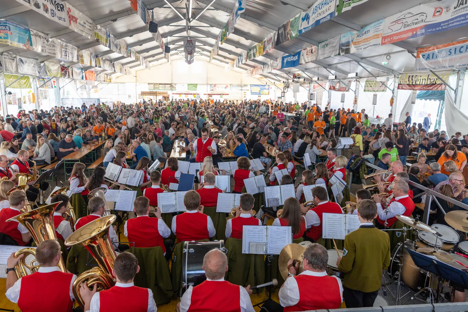 Impression vom Zeltfest der Freiwilligen Feuerwehr Viehdorf 2023