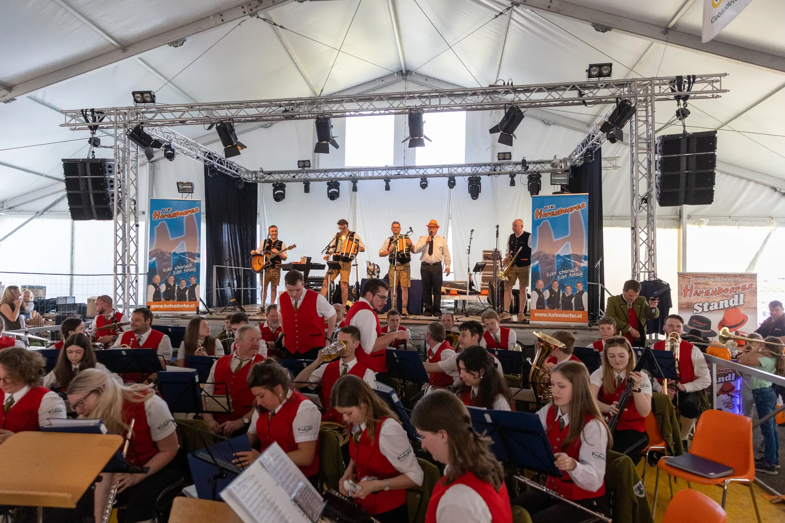 Impression vom Zeltfest der Freiwilligen Feuerwehr Viehdorf 2023