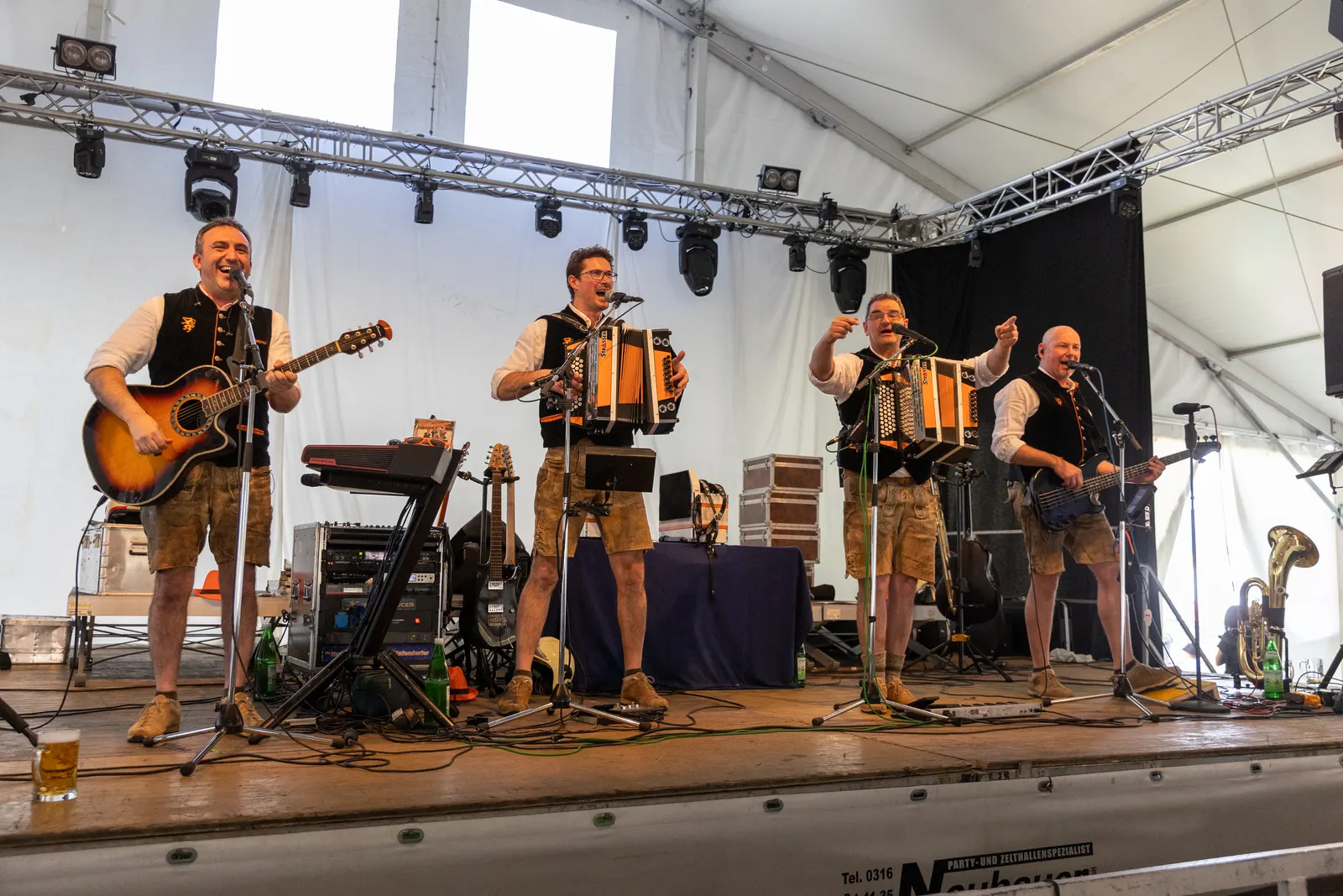Impression vom Zeltfest der Freiwilligen Feuerwehr Viehdorf 2023