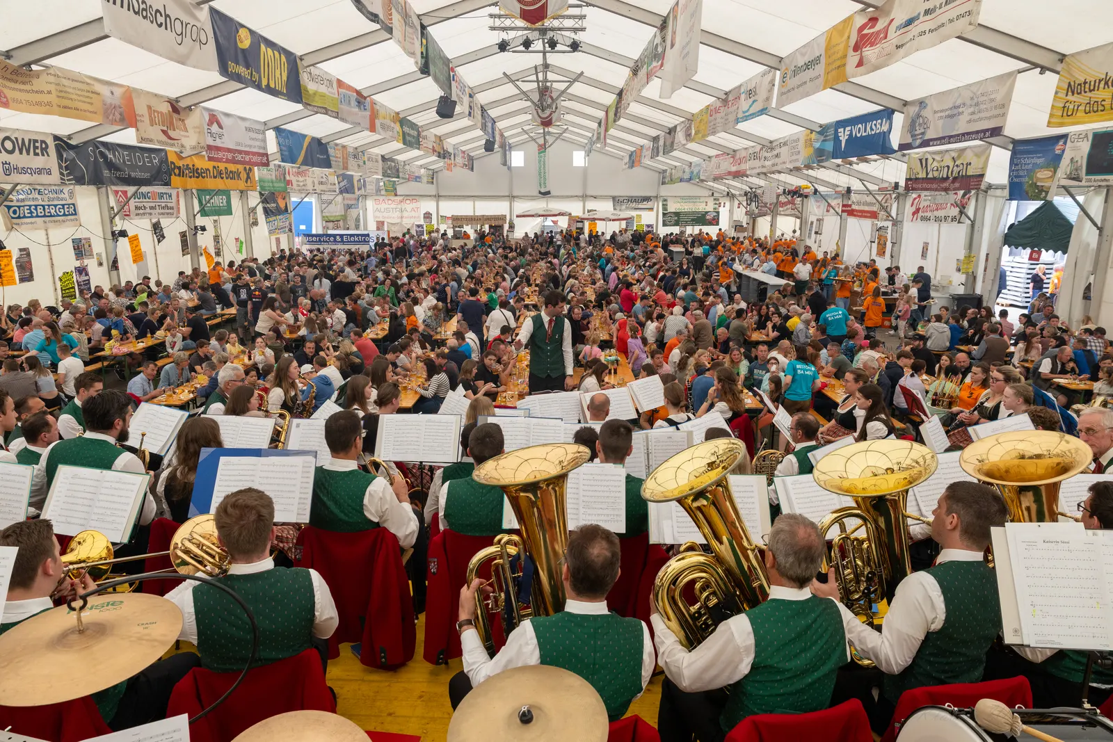 Impression vom Zeltfest der Freiwilligen Feuerwehr Viehdorf 2024