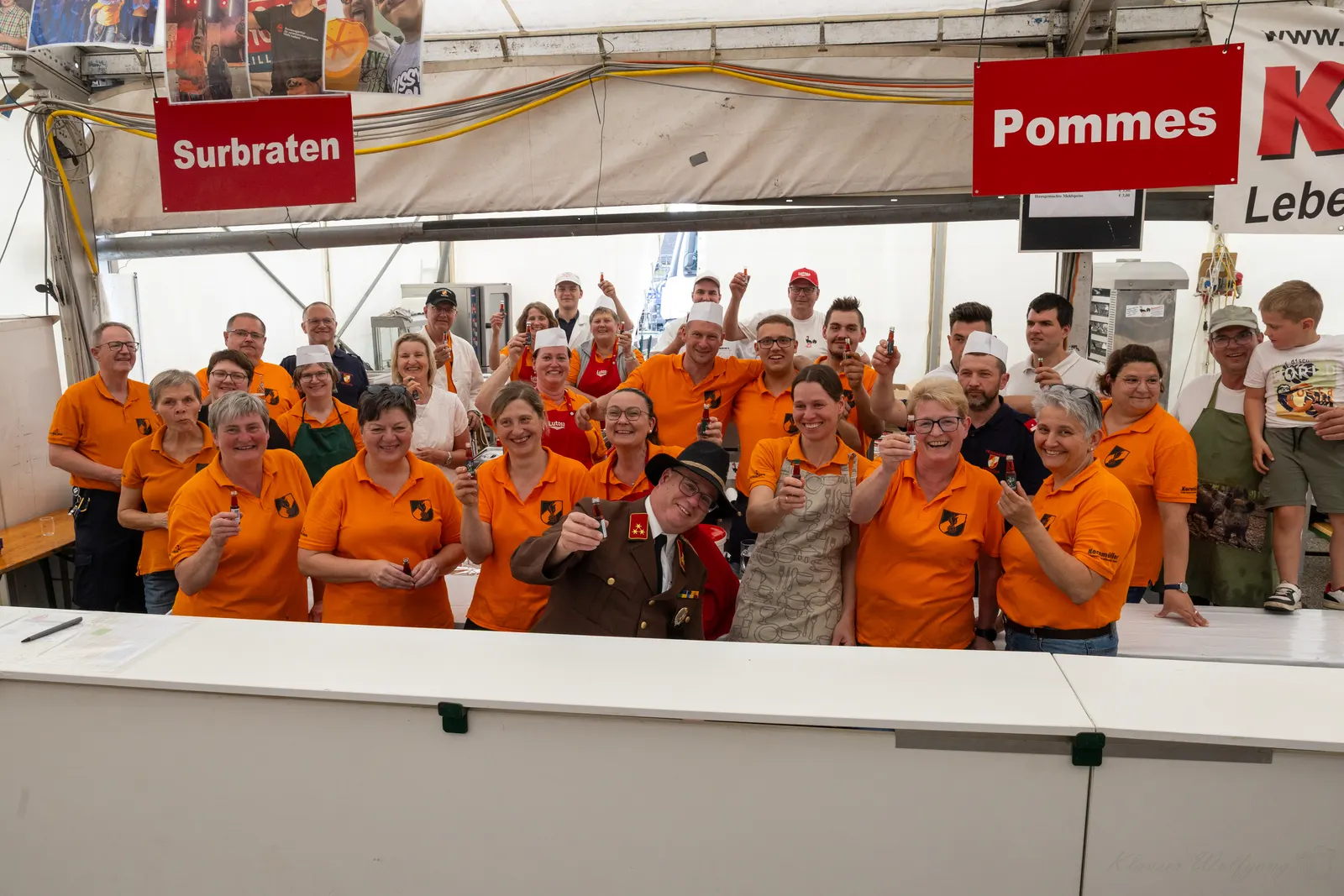 Impression vom Zeltfest der Freiwilligen Feuerwehr Viehdorf 2025
